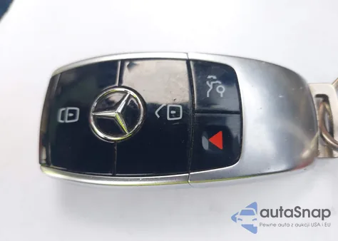 2019 Mercedes-Benz E 300 z USA, uszkodzony, nr VIN WDDZF4JB0KA583668